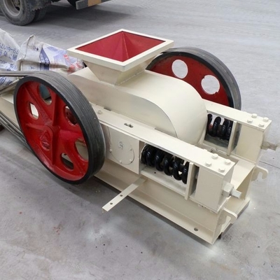 Lieferungsanleitung und Ingenieurshilfe Stein Sekundärmaschinen zum Zerkleinern Sand Herstellung Rollenmühle Zerkleinerer für Erz