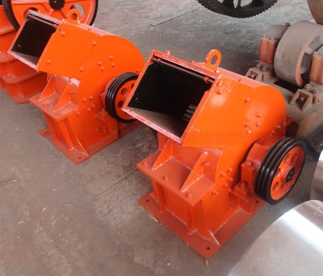 11kw Spannung 380v Kleine Goldmine Stein Hammer Mill Brecher zu Pulver für den Goldbergbau