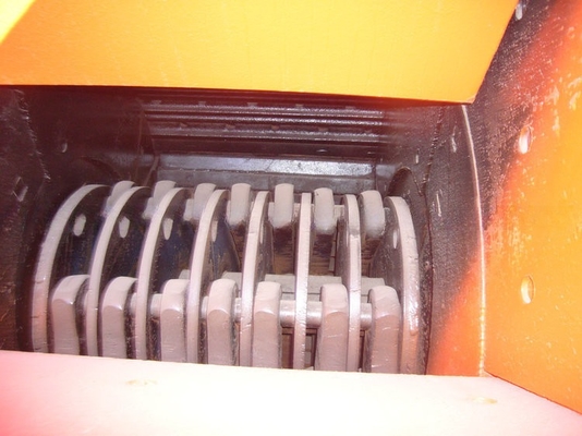 11kw Spannung 380v Kleine Goldmine Stein Hammer Mill Brecher zu Pulver für den Goldbergbau