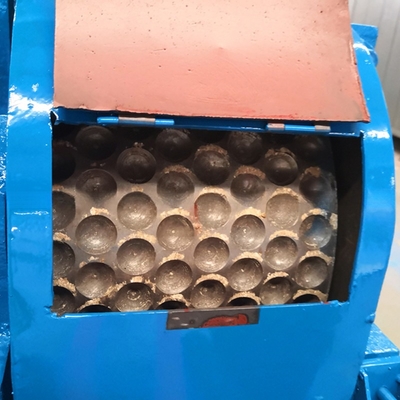Installation unter Anleitung von Ingenieuren Brikettenmaschine Sägemehl Brikettenmachmaschine