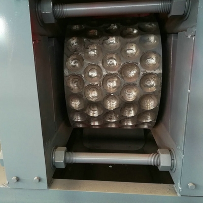 Maschine zur Herstellung von Natriumcarbonat-Briketten mit 65Mn/9Cr2Mo-Rollmaterial zu einem Rabatt