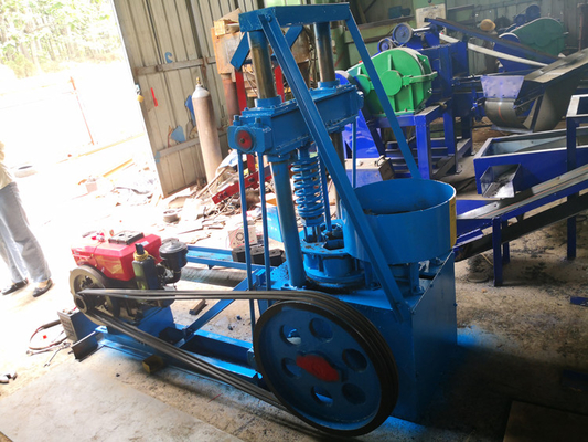 Kohlenbrise Rohstoff Dieselmotor Holzkohlepresse Hexagon Briquette Machinery
